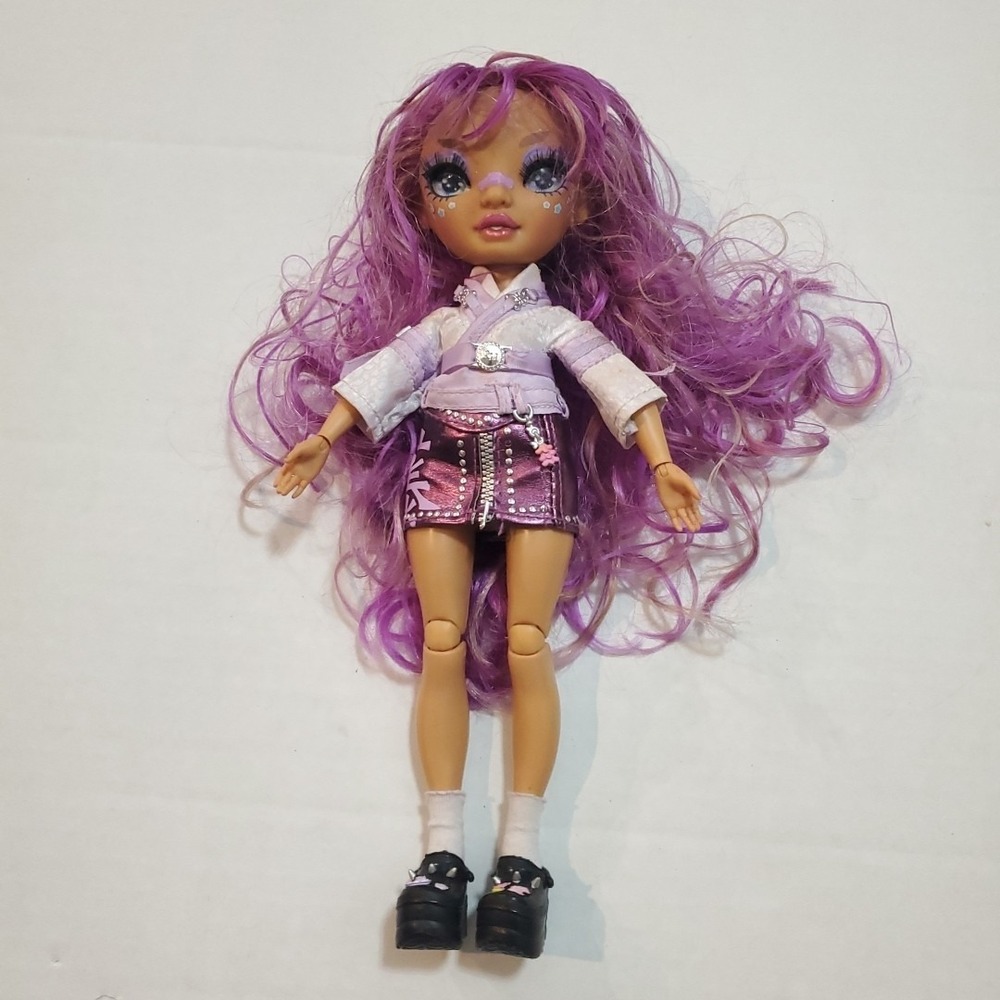 Rainbow High Lila Yamamoto Fashion Doll Series 4 -Shoes & Clothing Purple Hair